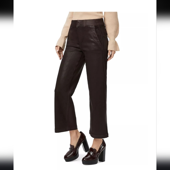 Paige - Picture 5 of 9